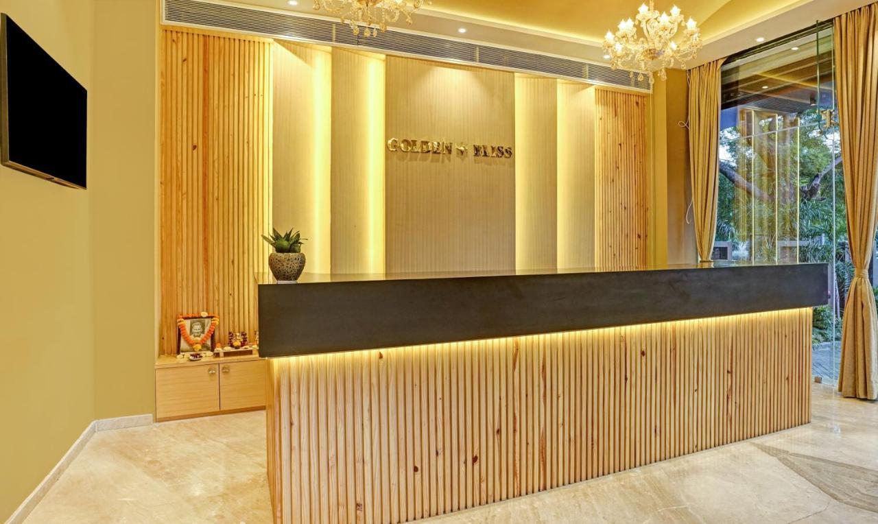 Treebo Premium Golden Bliss Trimurti Nagar Square Nagpur Esterno foto