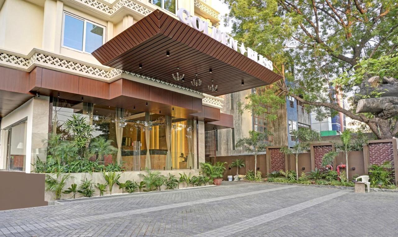 Treebo Premium Golden Bliss Trimurti Nagar Square Nagpur Esterno foto