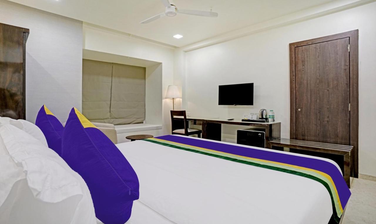 Treebo Premium Golden Bliss Trimurti Nagar Square Nagpur Esterno foto