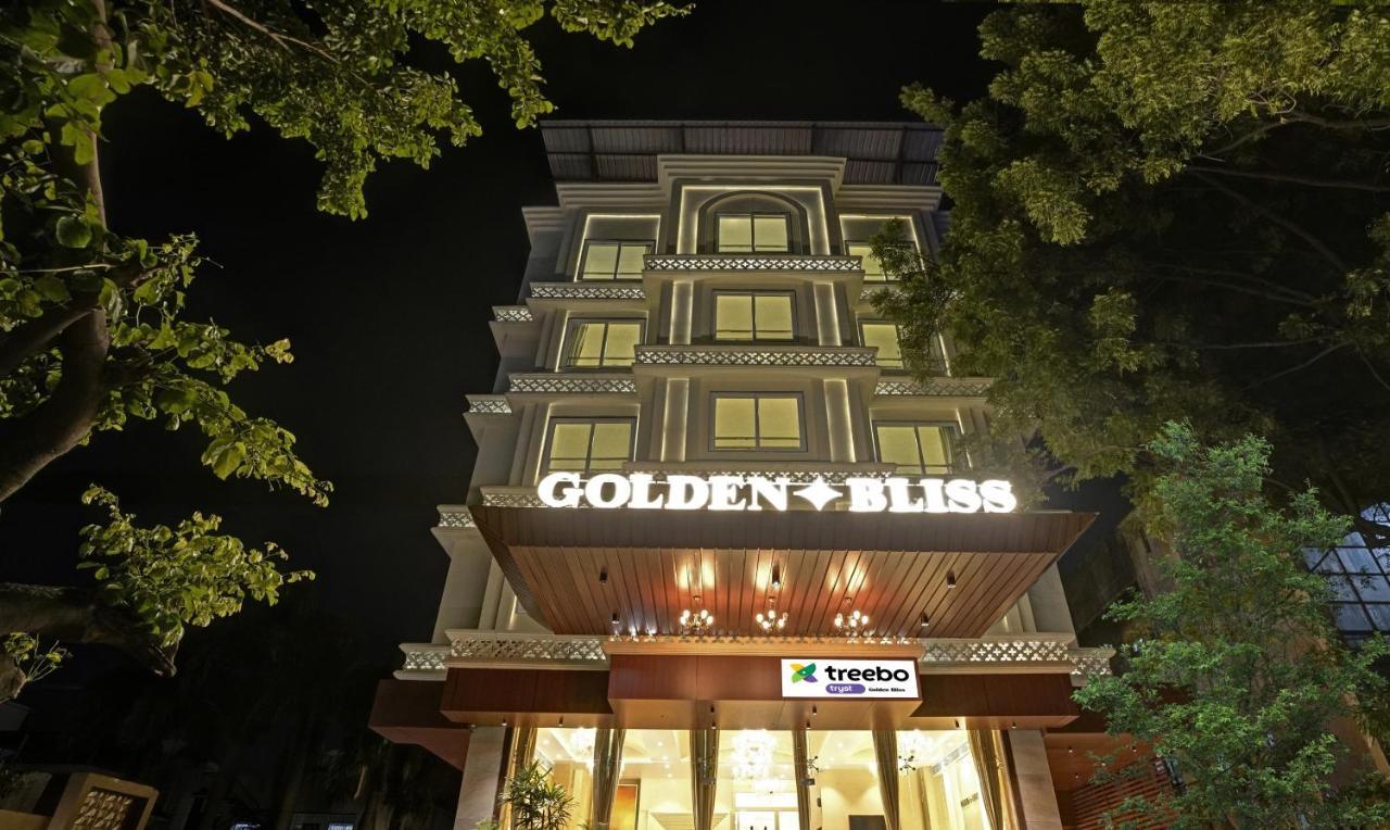 Treebo Premium Golden Bliss Trimurti Nagar Square Nagpur Esterno foto