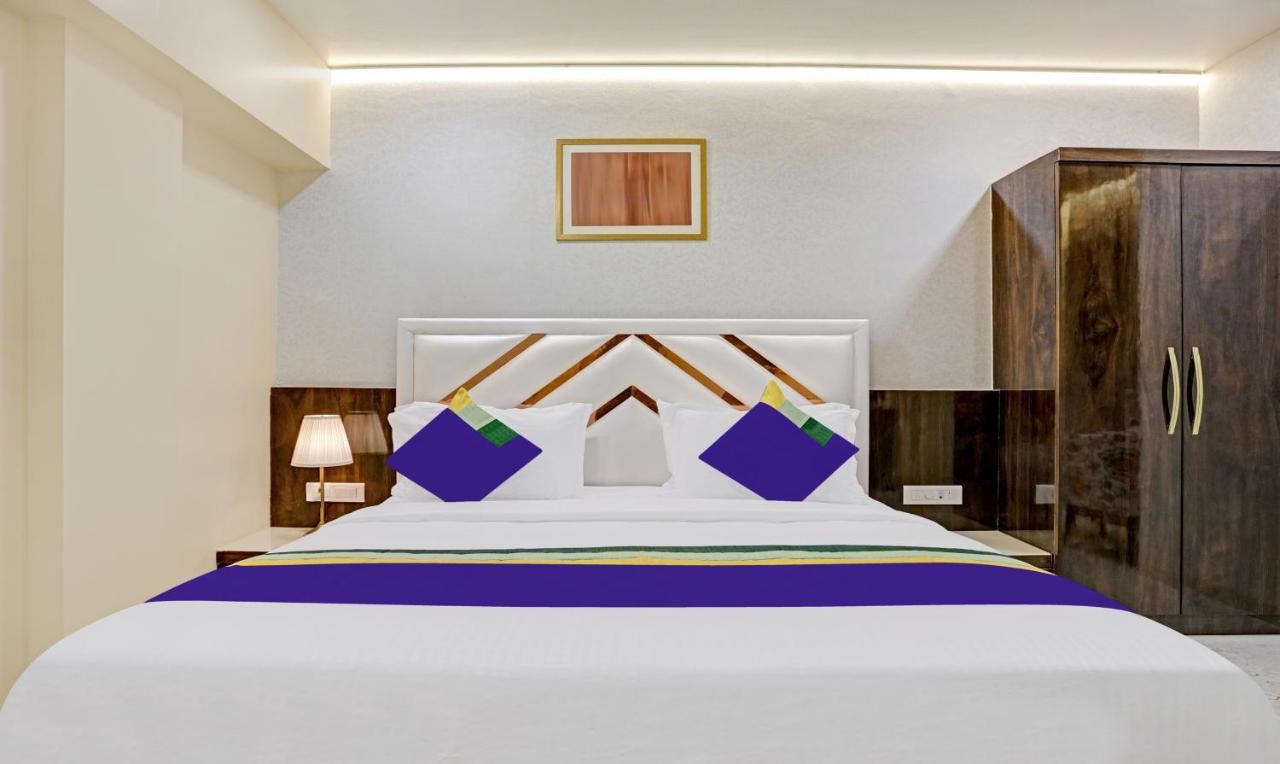 Treebo Premium Golden Bliss Trimurti Nagar Square Nagpur Esterno foto