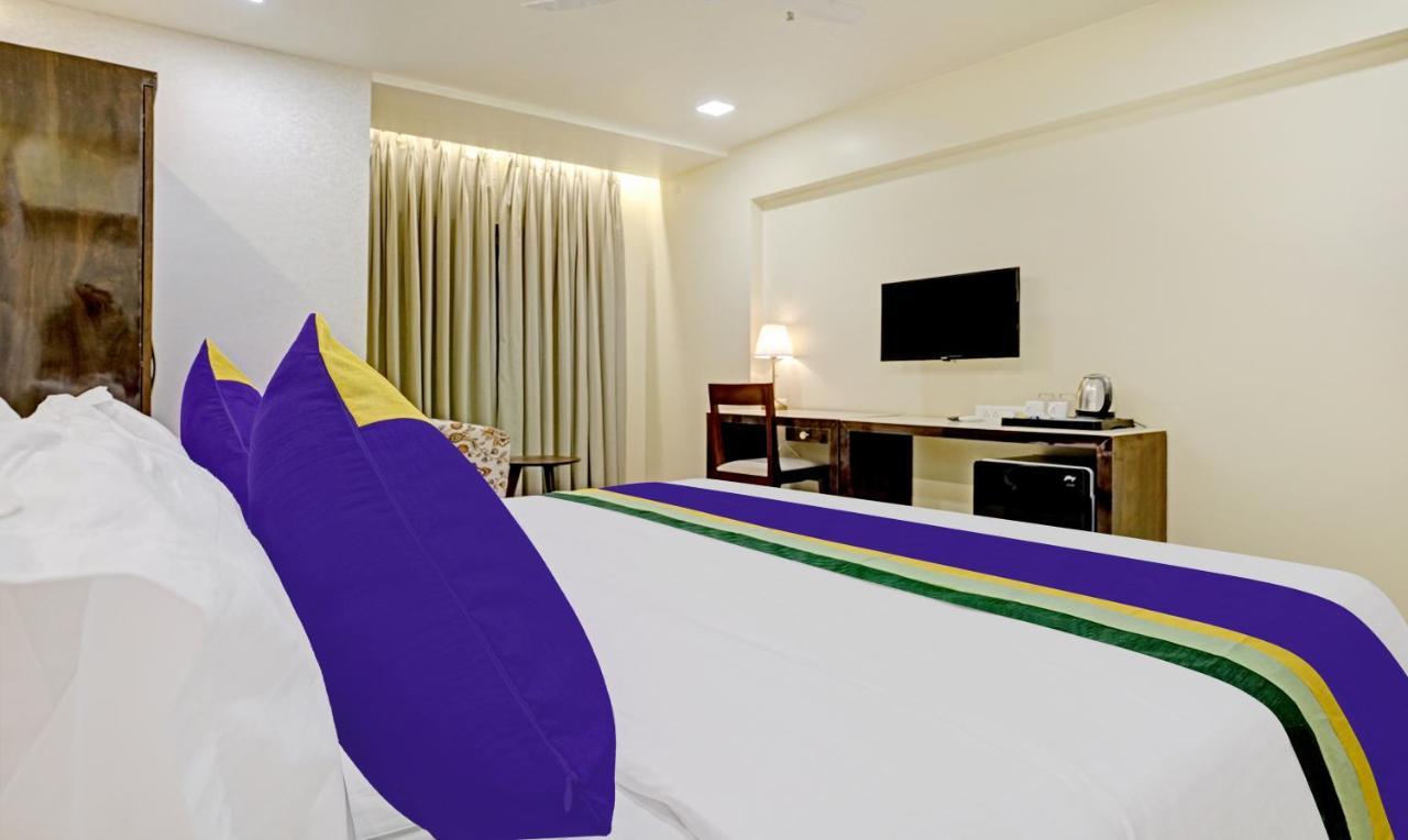 Treebo Premium Golden Bliss Trimurti Nagar Square Nagpur Esterno foto